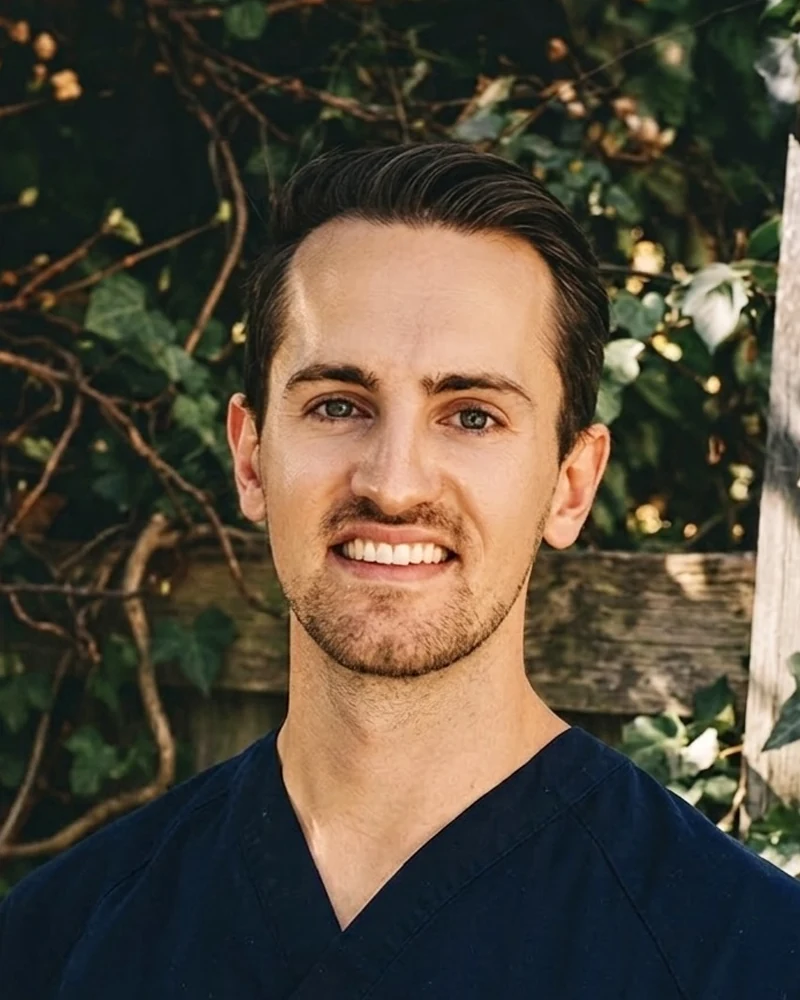 Dr. Nicolas Vicari
